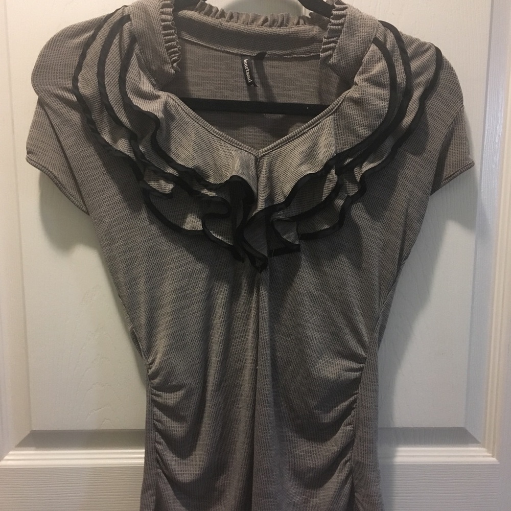 Short sleeve blouse